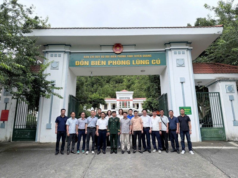 Tổng công ty Xi măng Việt Nam tổ chức Hành trình về nguồn tri ân các anh hùng liệt sỹ tại Nghĩa trang liệt sỹ quốc gia Vị Xuyên tong cong ty xi mang viet nam to chuc hanh trinh ve nguon tri an cac anh hung liet sy tai nghia trang liet sy quoc gia vi xuyen