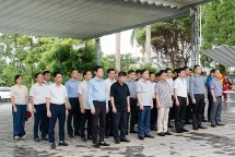 tong cong ty xi mang viet nam to chuc hanh trinh ve nguon tri an cac anh hung liet sy tai nghia trang liet sy quoc gia vi xuyen