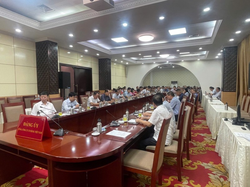 dang uy tong cong ty xi mang viet nam to chuc hoi nghi truc tuyen ket noi voi hoi nghi toan quoc trien khai thuc hien nghi quyet chi thi cua bo chinh 